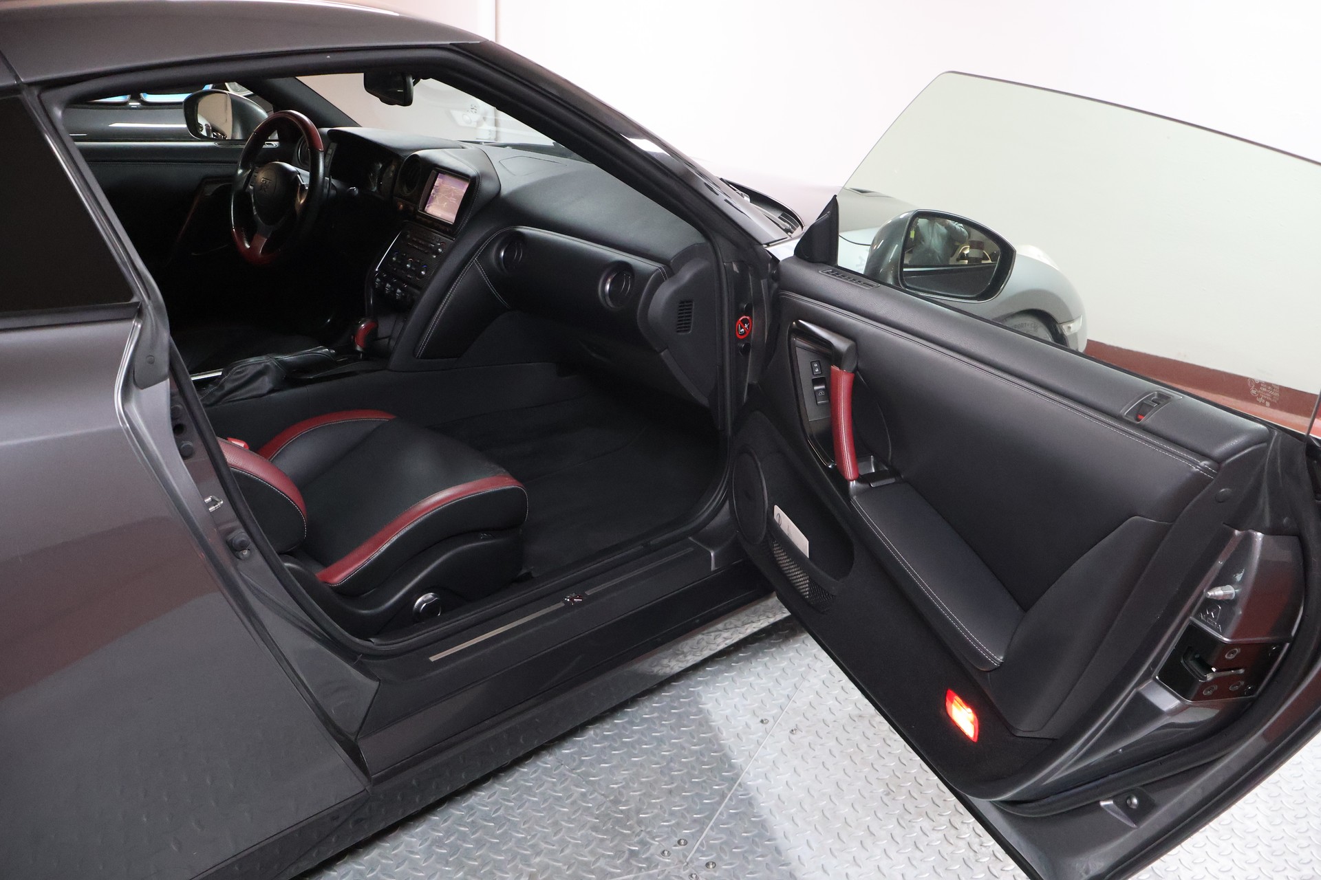 NISSAN GT-R 3.8 V6 Biturbo Black Edition-image-12