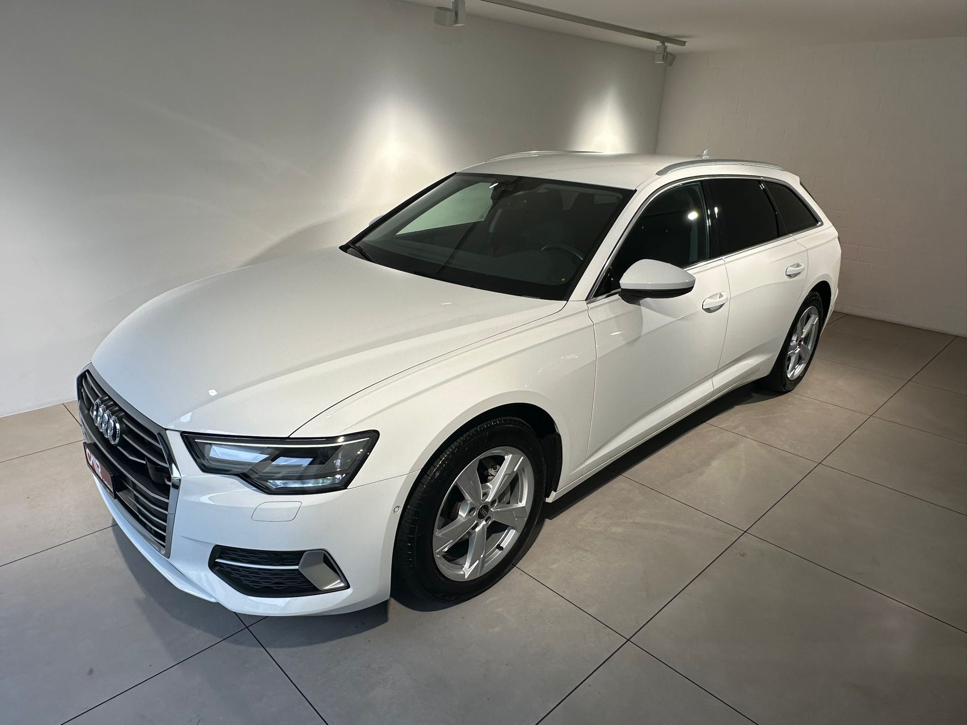 AUDI A6 Avant 40 TDI Sport quattro-image-0