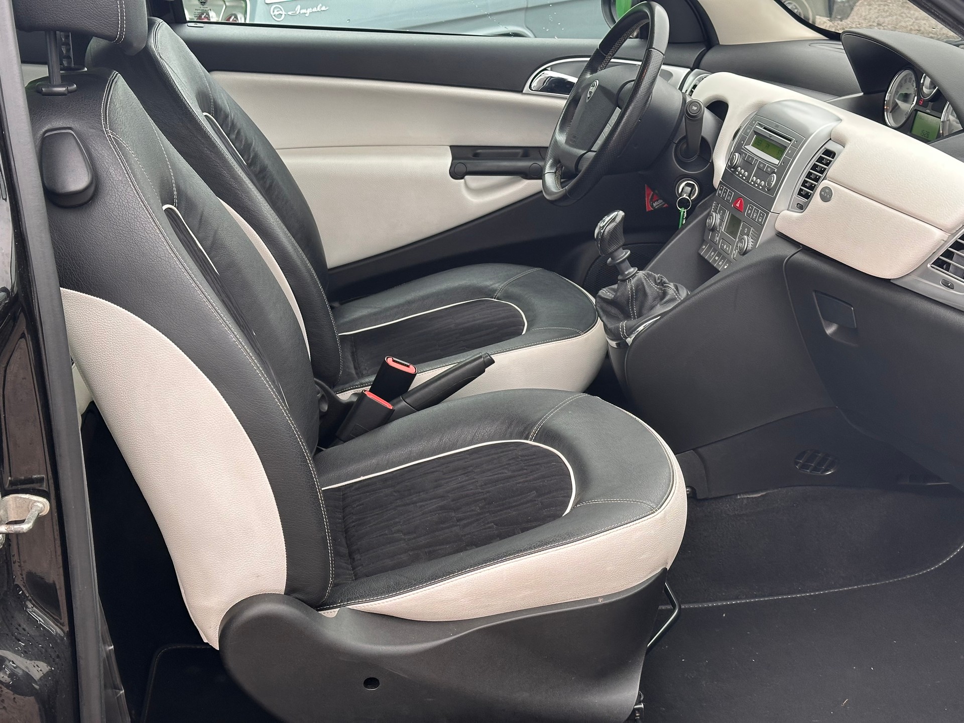 LANCIA Ypsilon 1.2 Platino-image-12