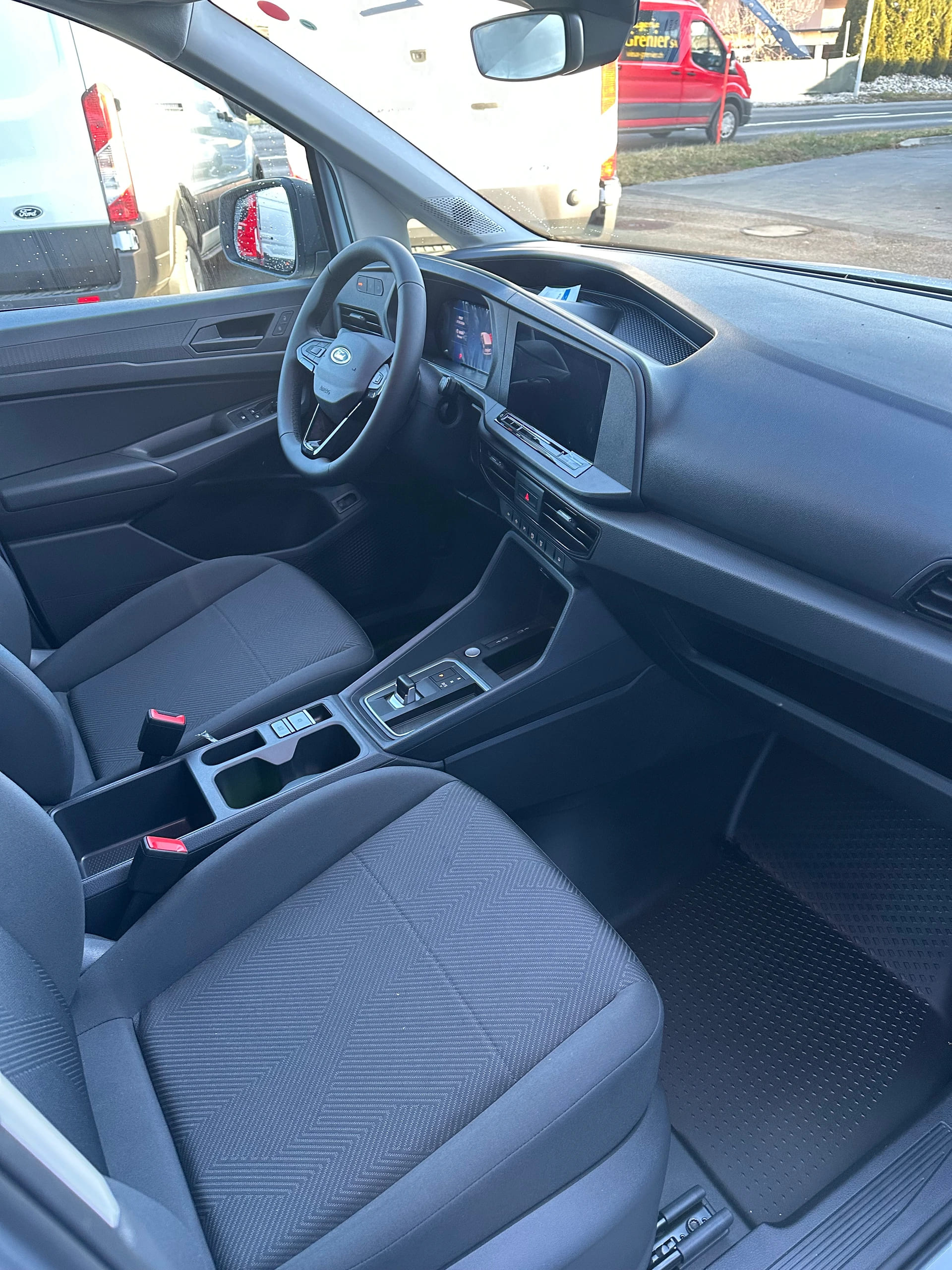 FORD Grand Transit Connect fourg. 1 Trend/1.5 PHEV/Aut.-image-12