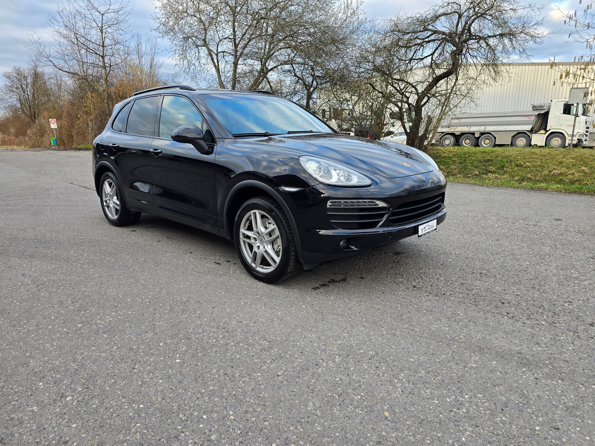 PORSCHE Cayenne S-image-1