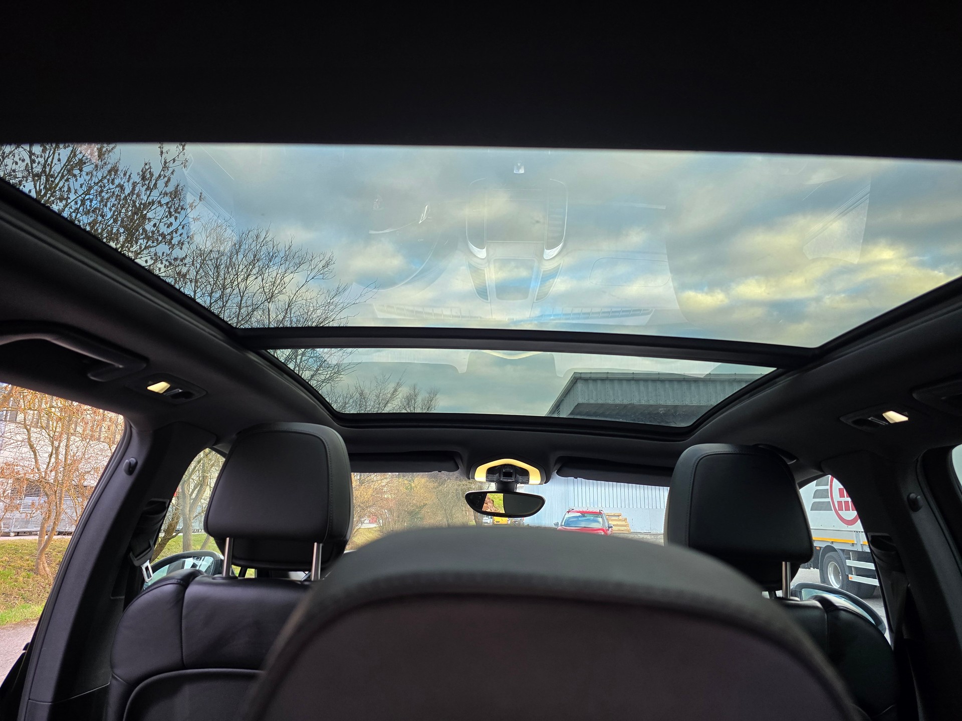 PORSCHE Cayenne S-image-18
