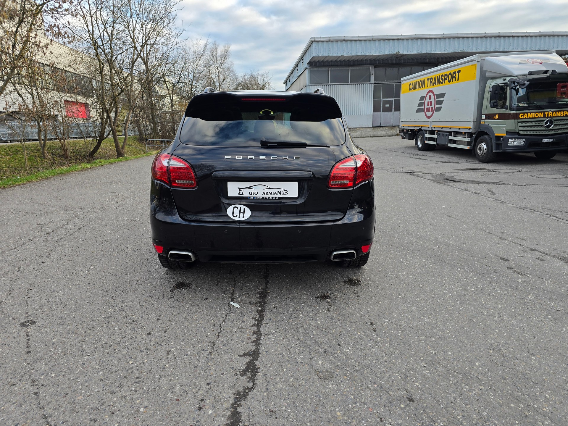 PORSCHE Cayenne S-image-3
