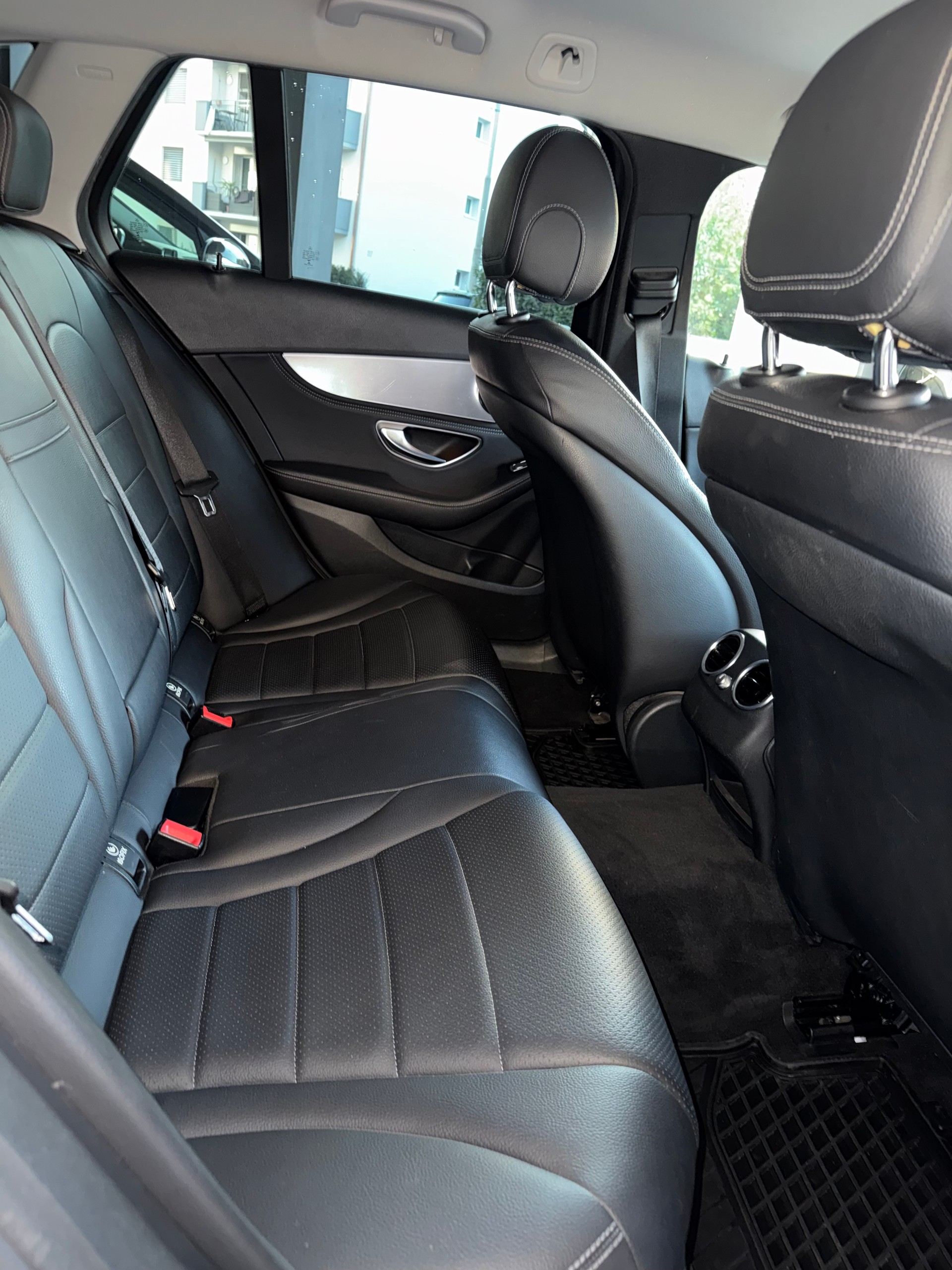 MERCEDES-BENZ C 180 Avantgarde 7G-Tronic-image-5
