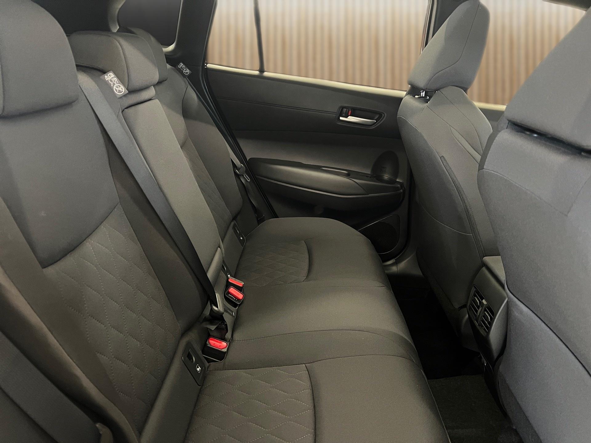 TOYOTA Corolla Cross 2.0 HSD Trend AWD-i-image-12