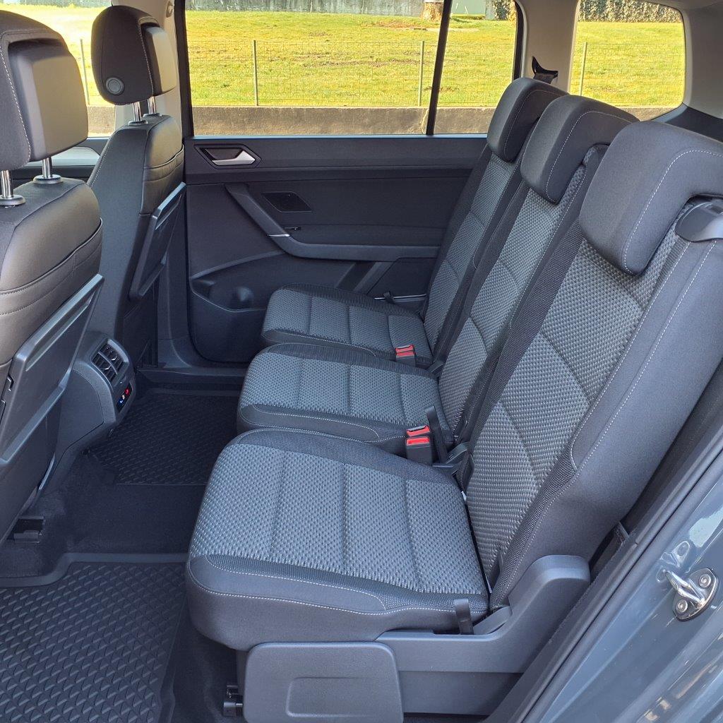 VW Touran 1.5 TSI Comfortline DSG 7-Plätzer-image-11