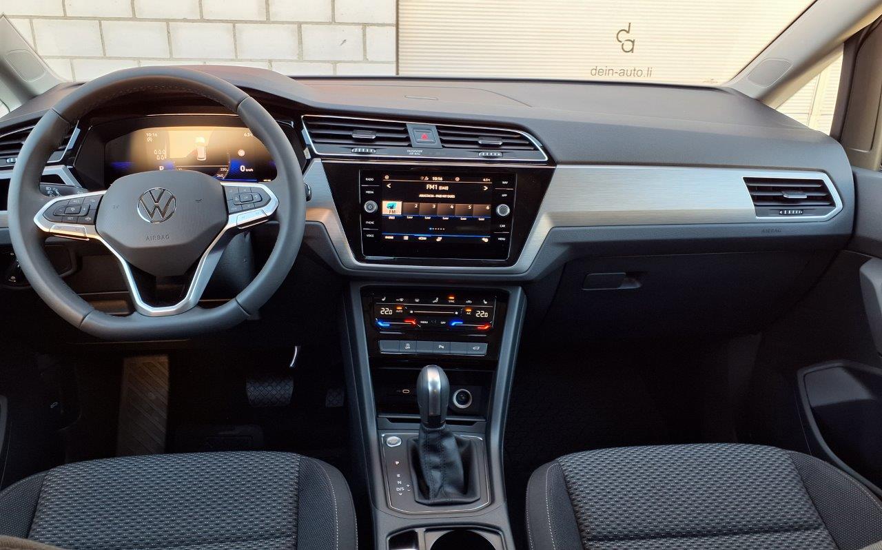 VW Touran 1.5 TSI Comfortline DSG 7-Plätzer-image-12