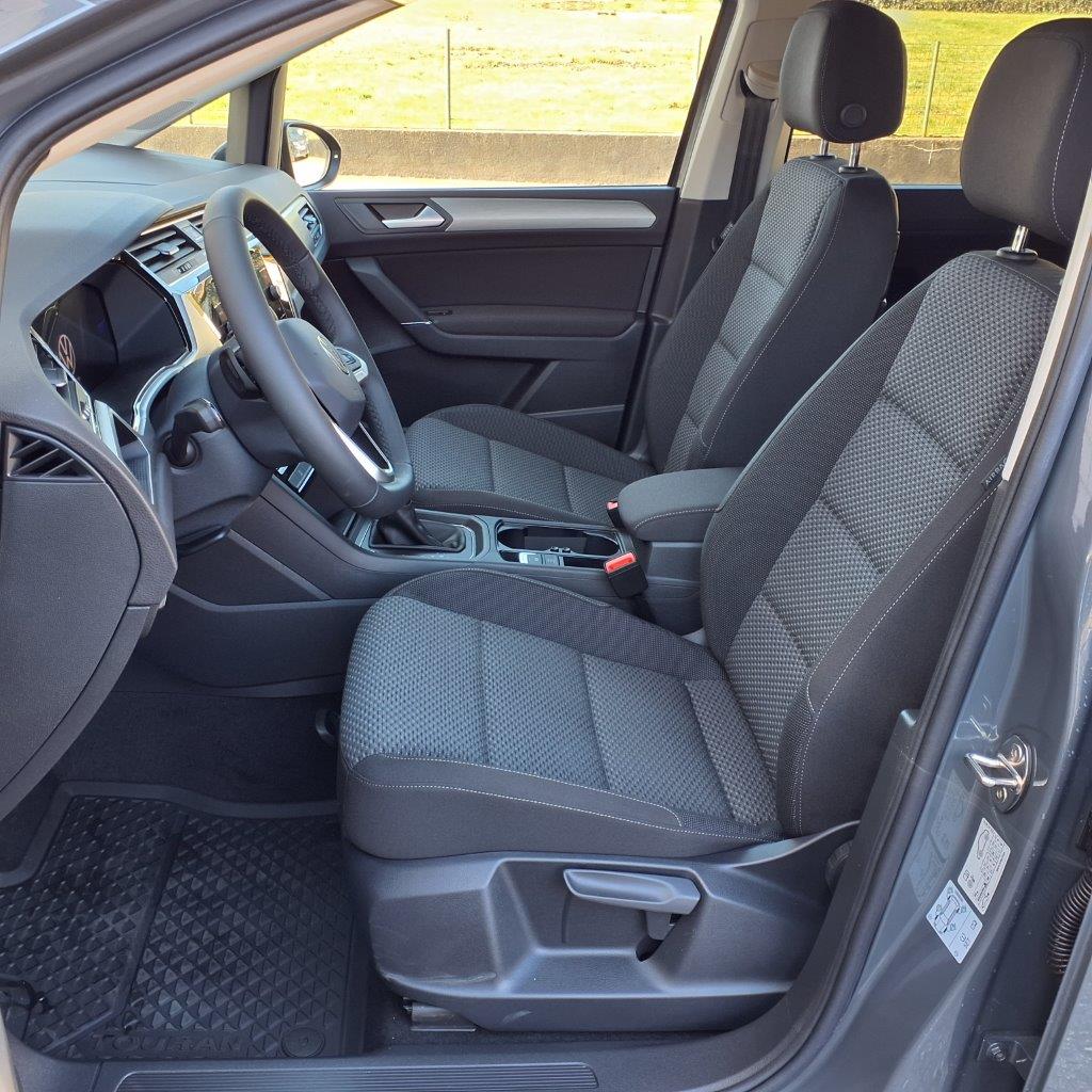 VW Touran 1.5 TSI Comfortline DSG 7-Plätzer-image-8