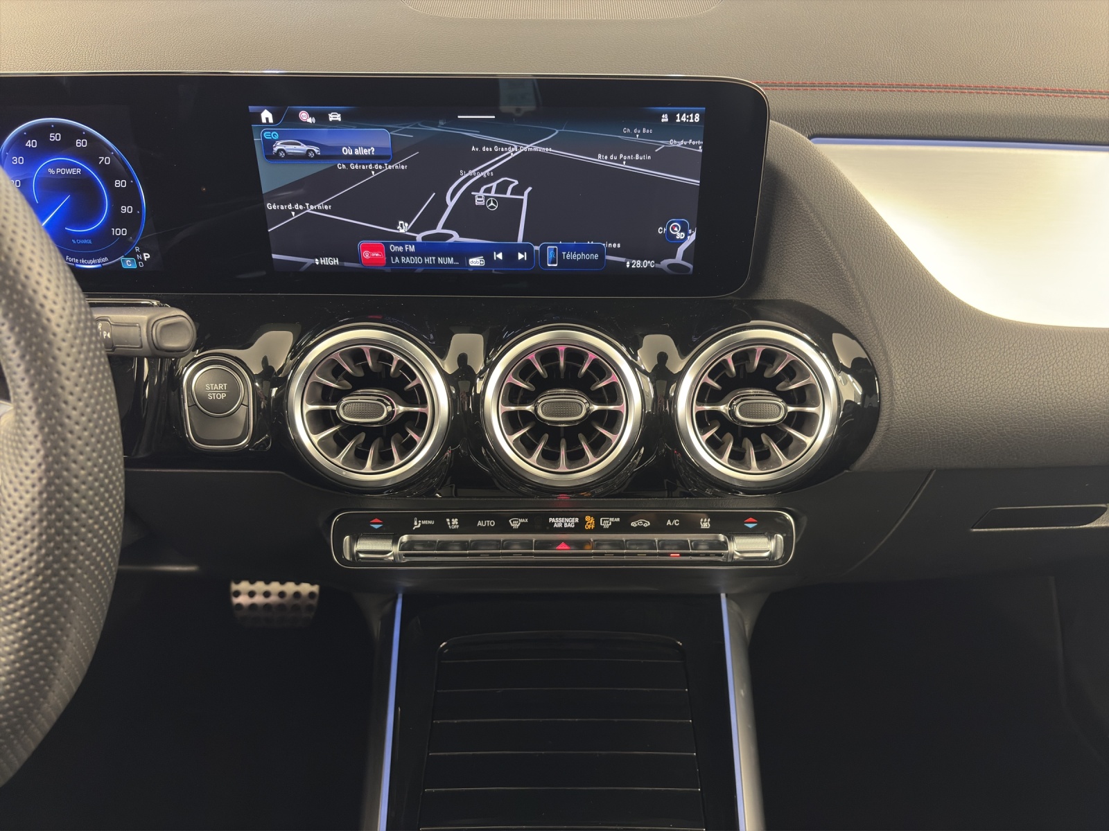 MERCEDES-BENZ EQA 300 4M Swiss Star-image-13