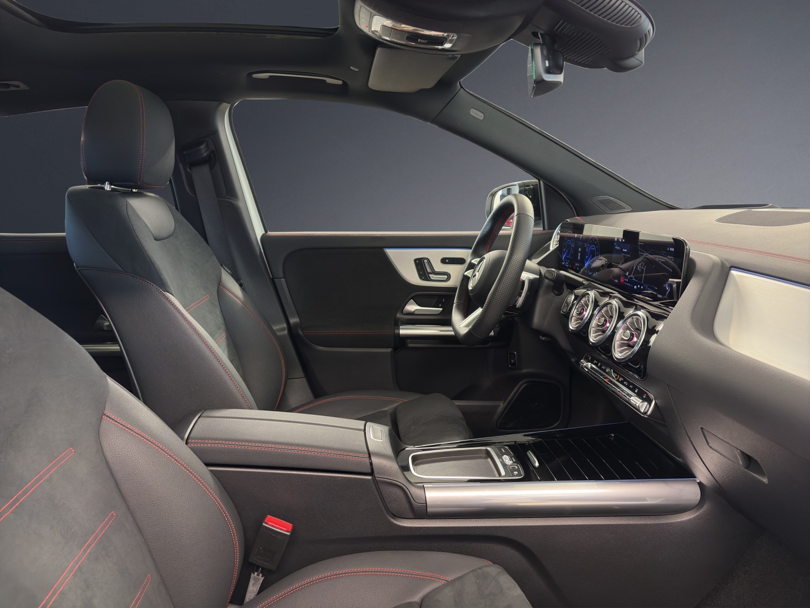 MERCEDES-BENZ EQA 300 4M Swiss Star-image-9