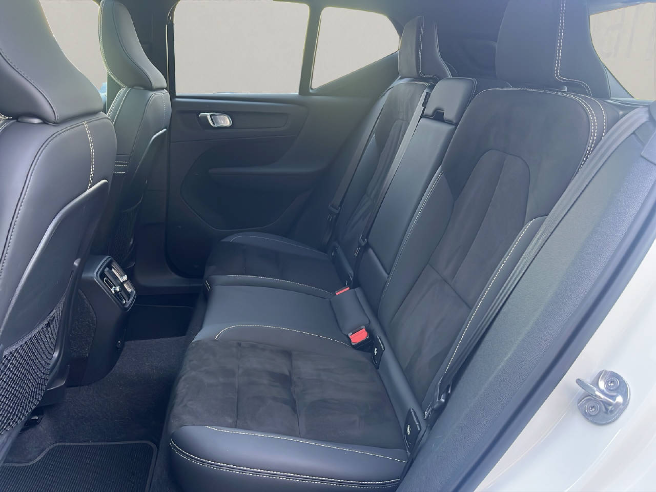 VOLVO XC40 P6 Ultimate-image-11