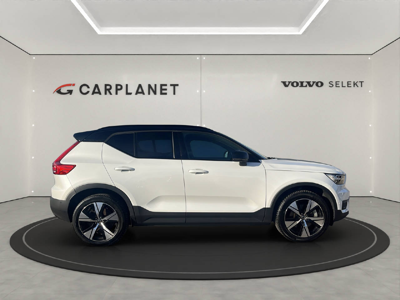 VOLVO XC40 P6 Ultimate-showroom-element-1