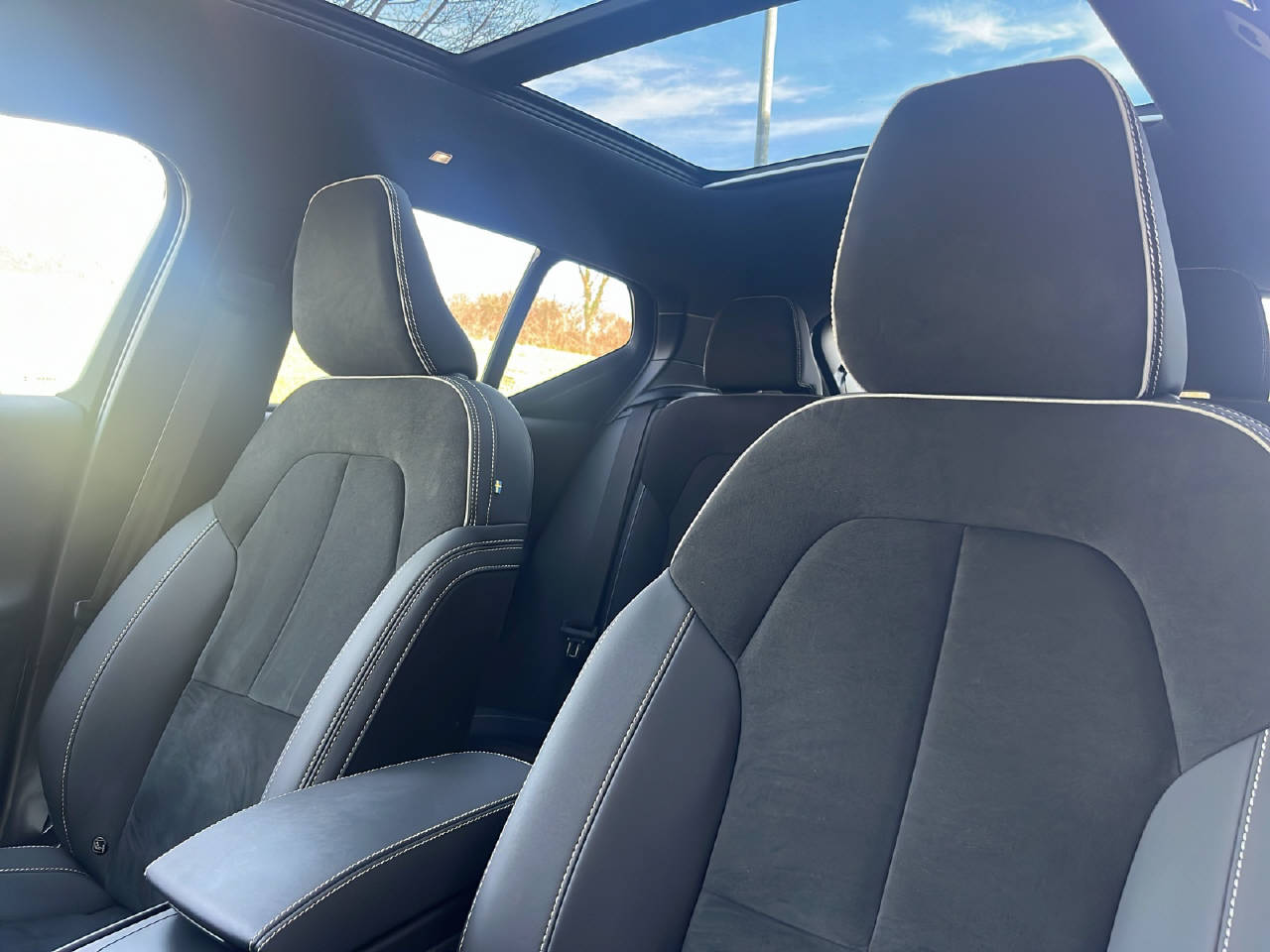 VOLVO XC40 P6 Ultimate-image-15