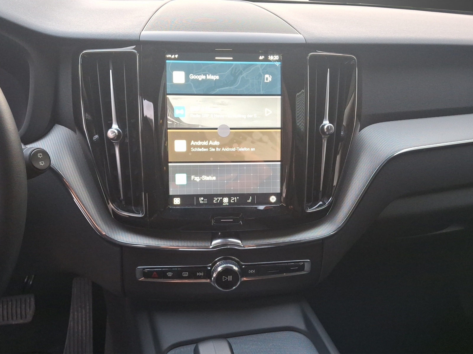 Image VOLVO XC60 XC60 B5 Benzin Mild Hybrid AWD Plus Dark Geartronic