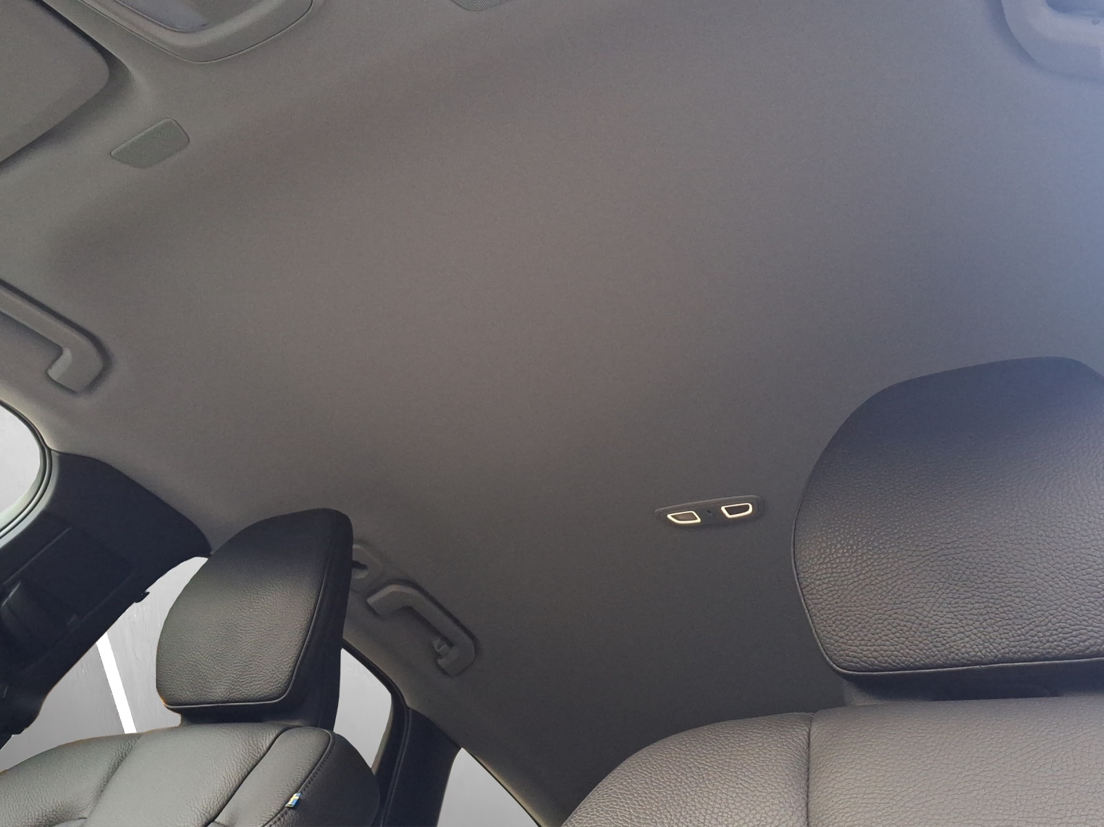 Image VOLVO XC60 XC60 B5 Benzin Mild Hybrid AWD Plus Dark Geartronic