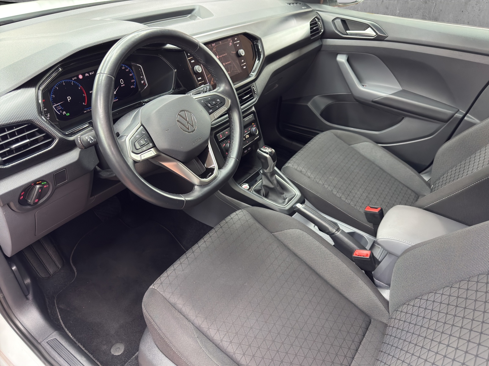 VW T-Cross 1.0 TSI Life Limited DSG-image-4