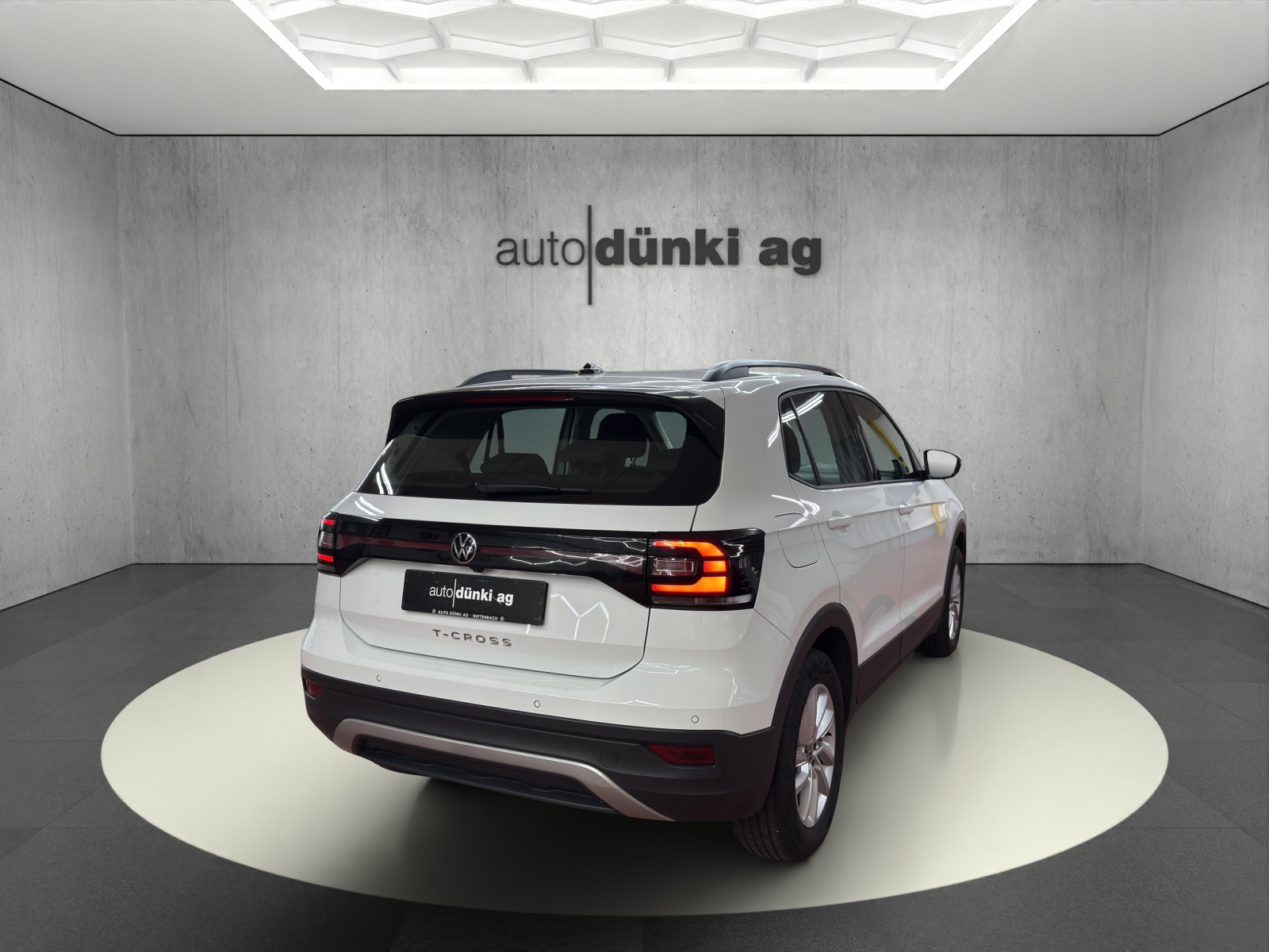 VW T-Cross 1.0 TSI Life Limited DSG-image-2