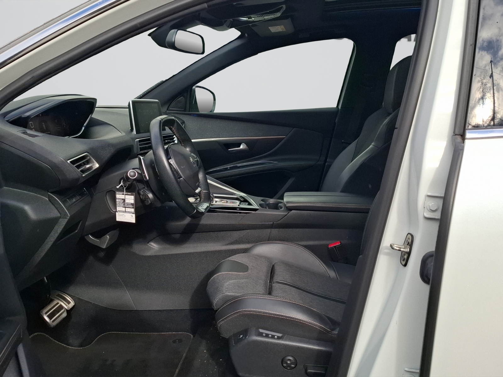 PEUGEOT 5008 1.5 BlueHDi GT Line-image-4