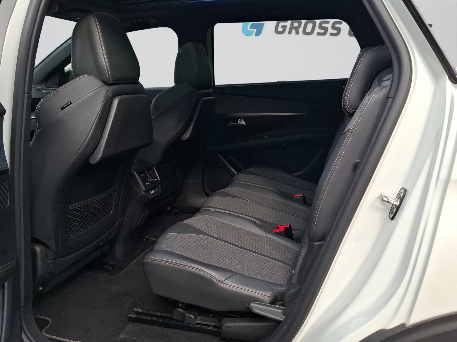 PEUGEOT 5008 1.5 BlueHDi GT Line-image-7