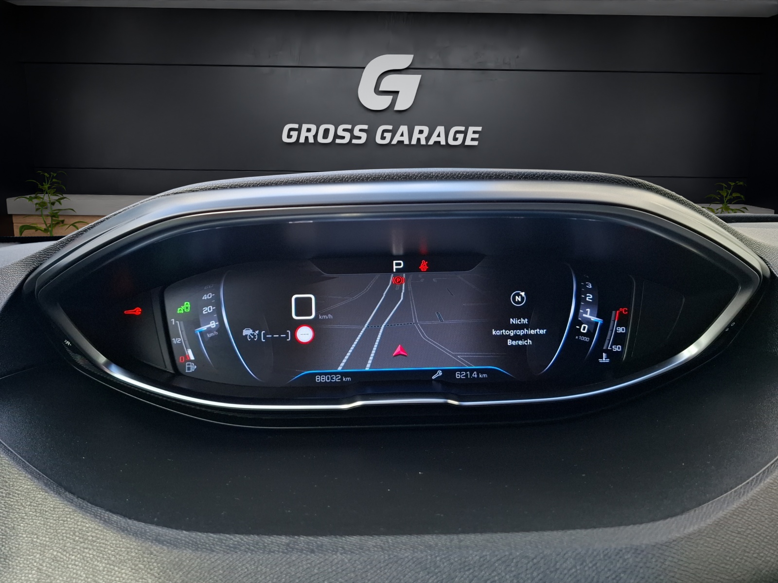 PEUGEOT 5008 1.5 BlueHDi GT Line-image-11