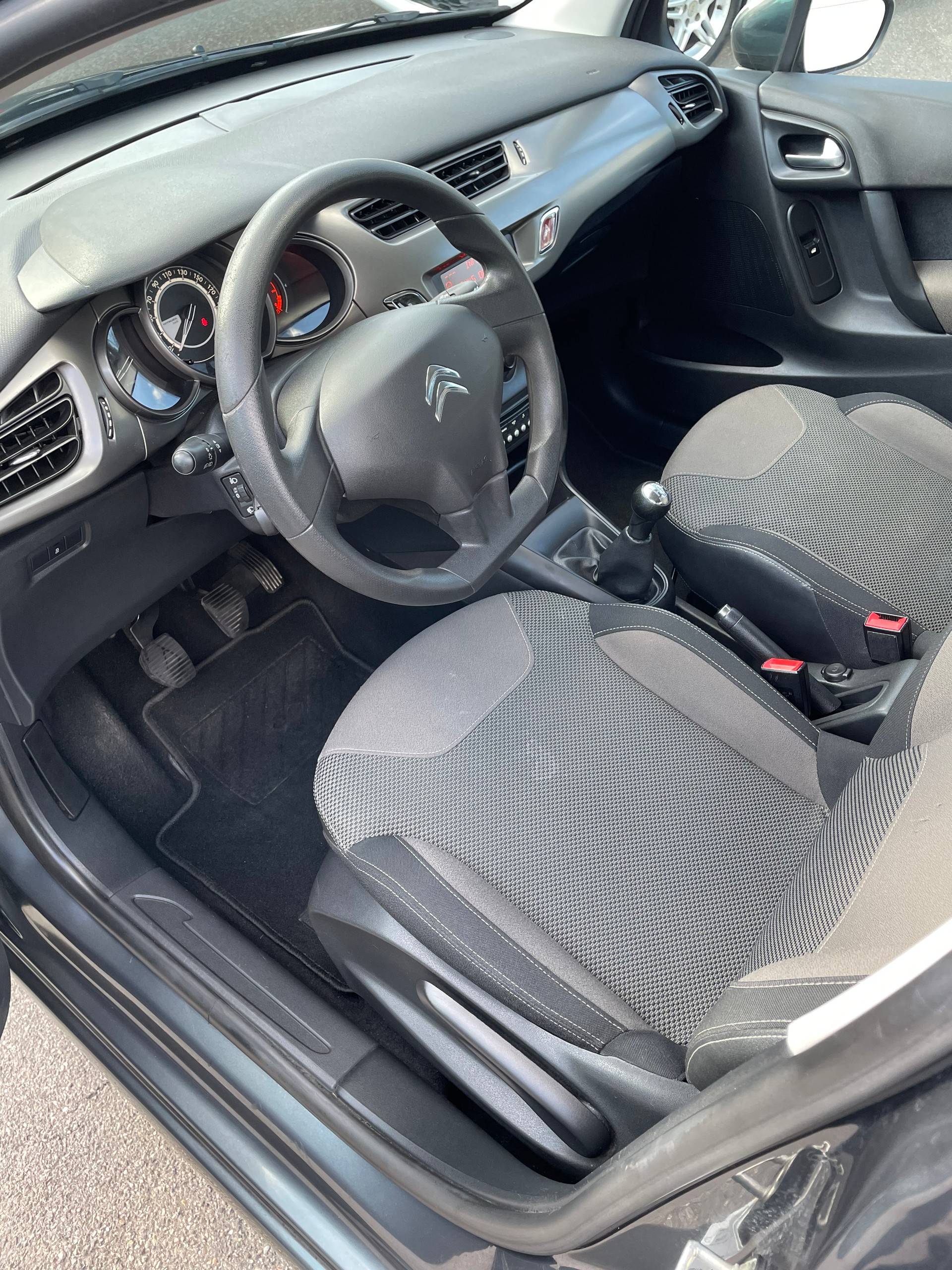 CITROEN C3 1.2i Séduction-image-6