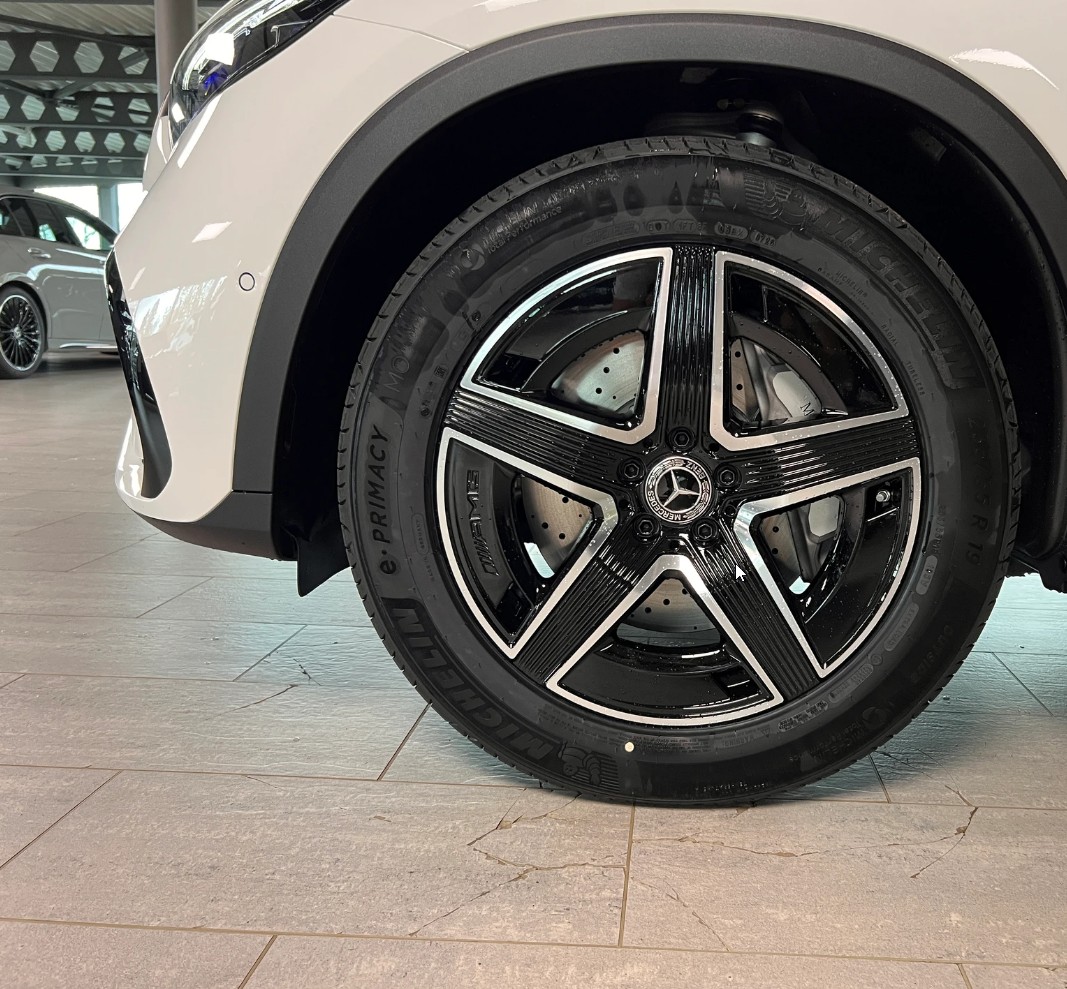 MERCEDES-BENZ GLC 300 4Matic 9G-Tronic-image-5