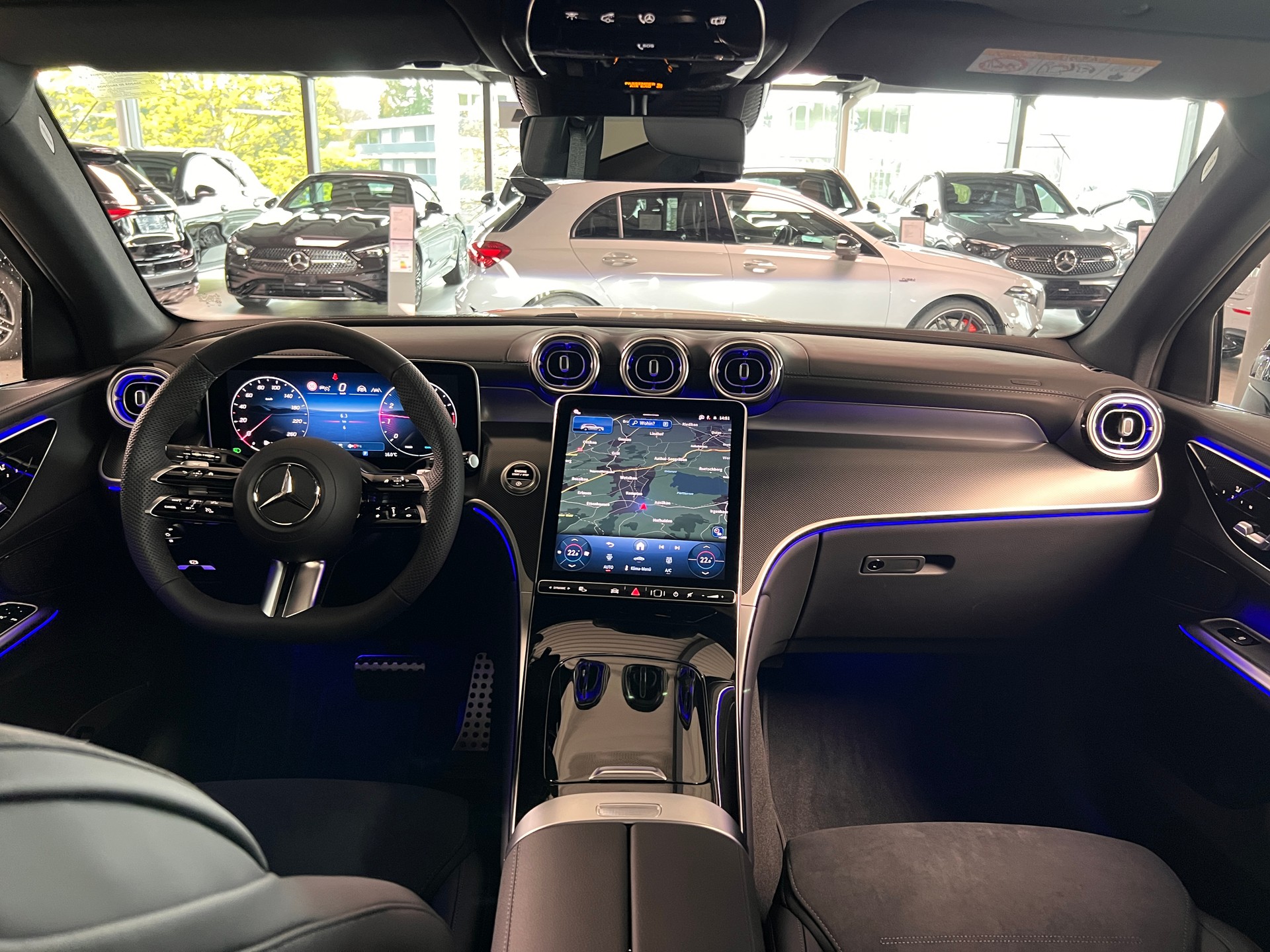 MERCEDES-BENZ GLC 300 4Matic 9G-Tronic-image-11