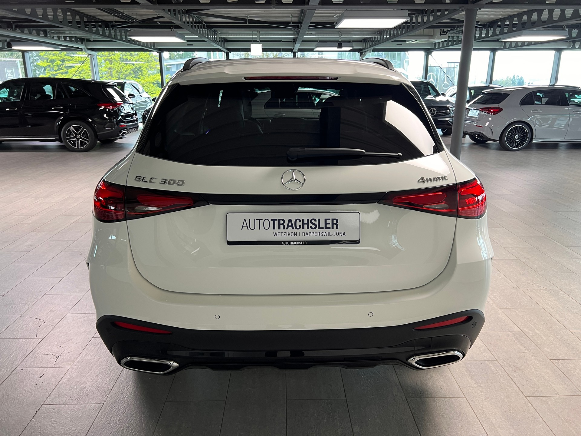 MERCEDES-BENZ GLC 300 4Matic 9G-Tronic-image-4
