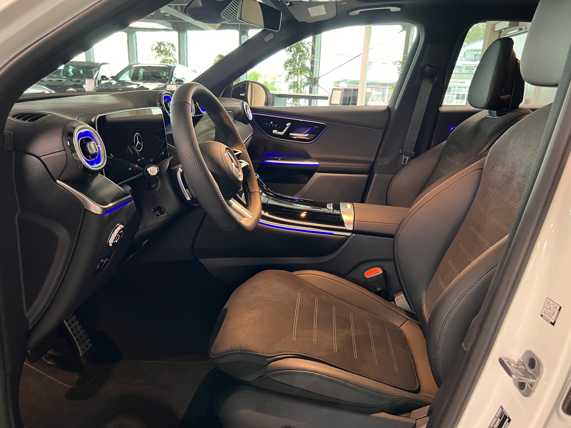 MERCEDES-BENZ GLC 300 4Matic 9G-Tronic-image-9
