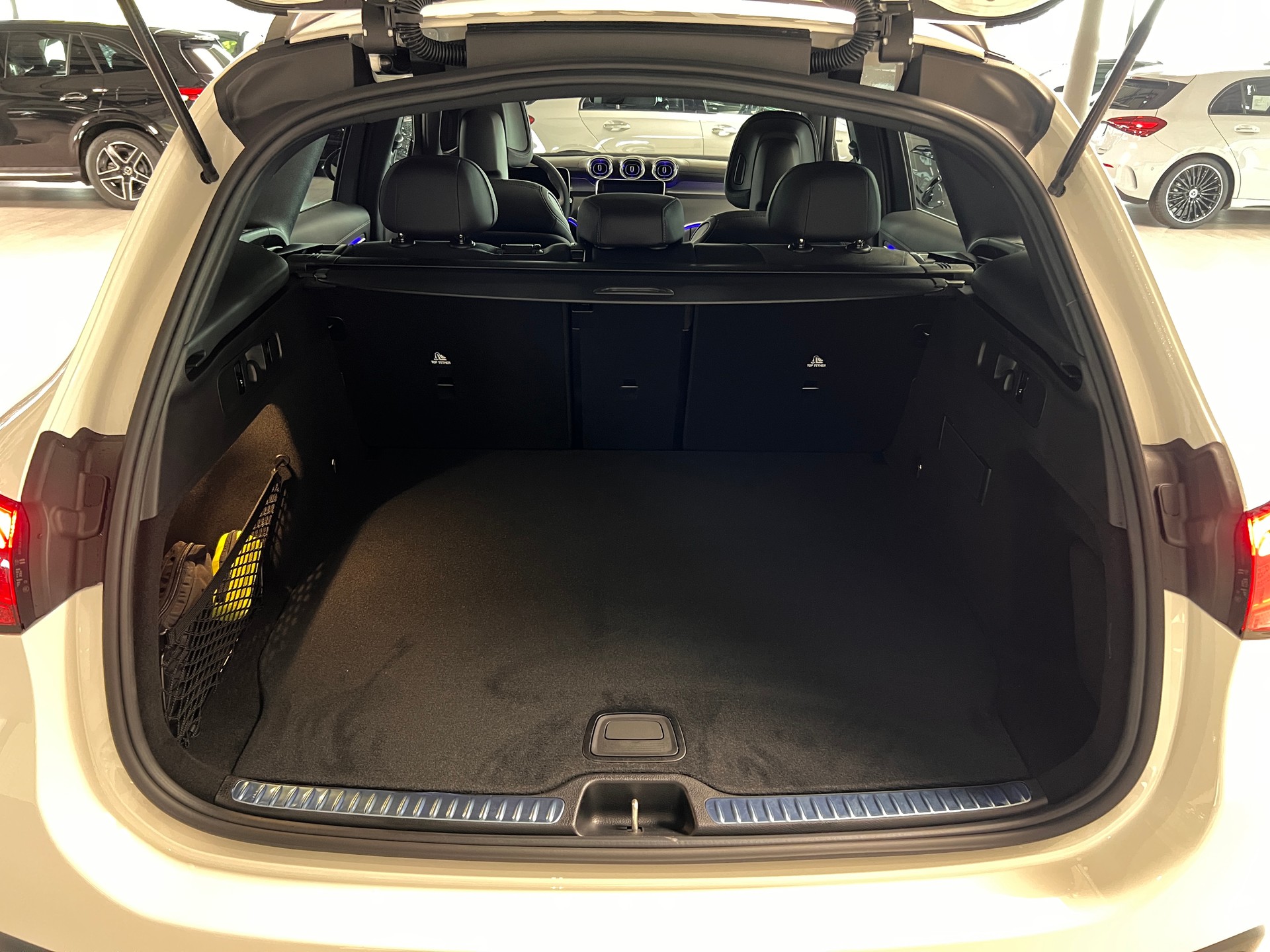 MERCEDES-BENZ GLC 300 4Matic 9G-Tronic-image-6