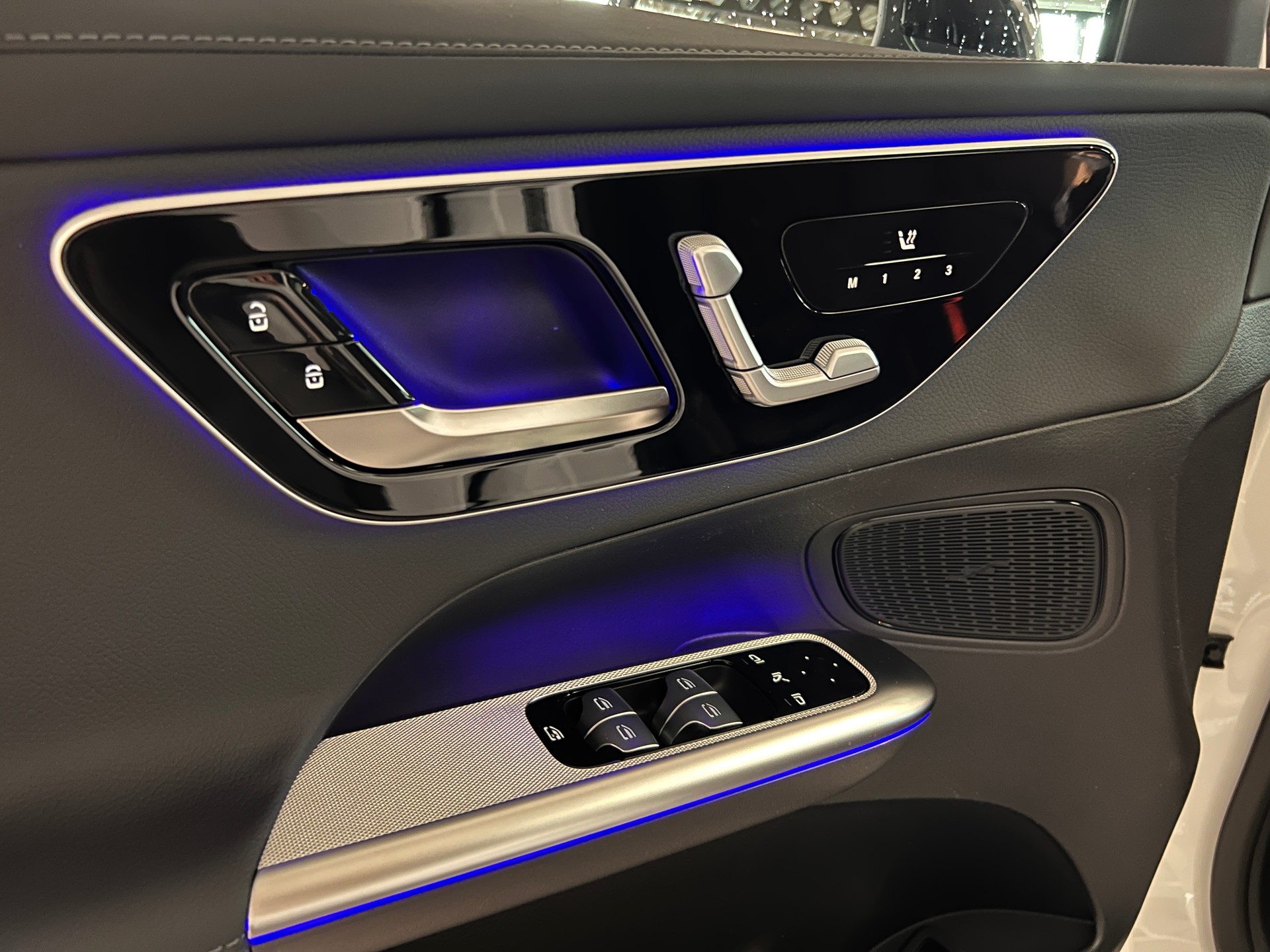 MERCEDES-BENZ GLC 300 4Matic 9G-Tronic-image-13
