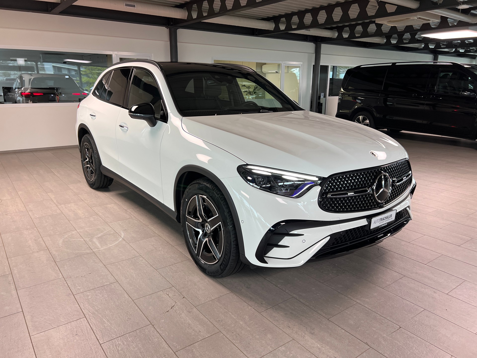MERCEDES-BENZ GLC 300 4Matic 9G-Tronic-image-2