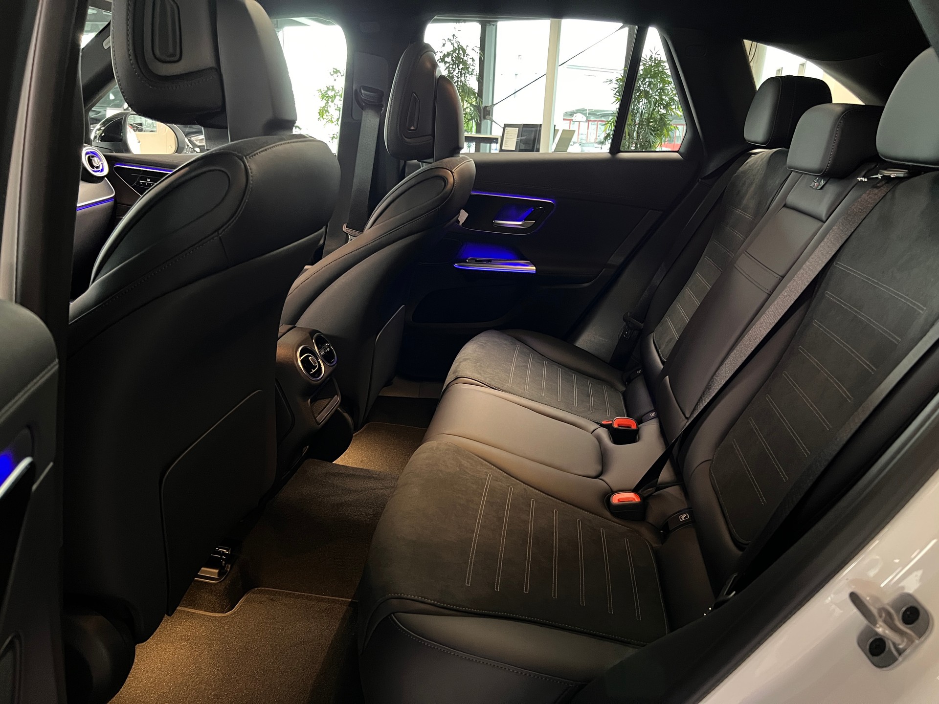 MERCEDES-BENZ GLC 300 4Matic 9G-Tronic-image-8