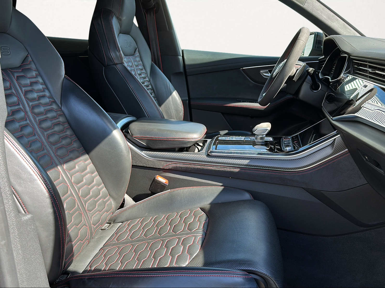 AUDI RSQ8 quattro tiptronic-image-8