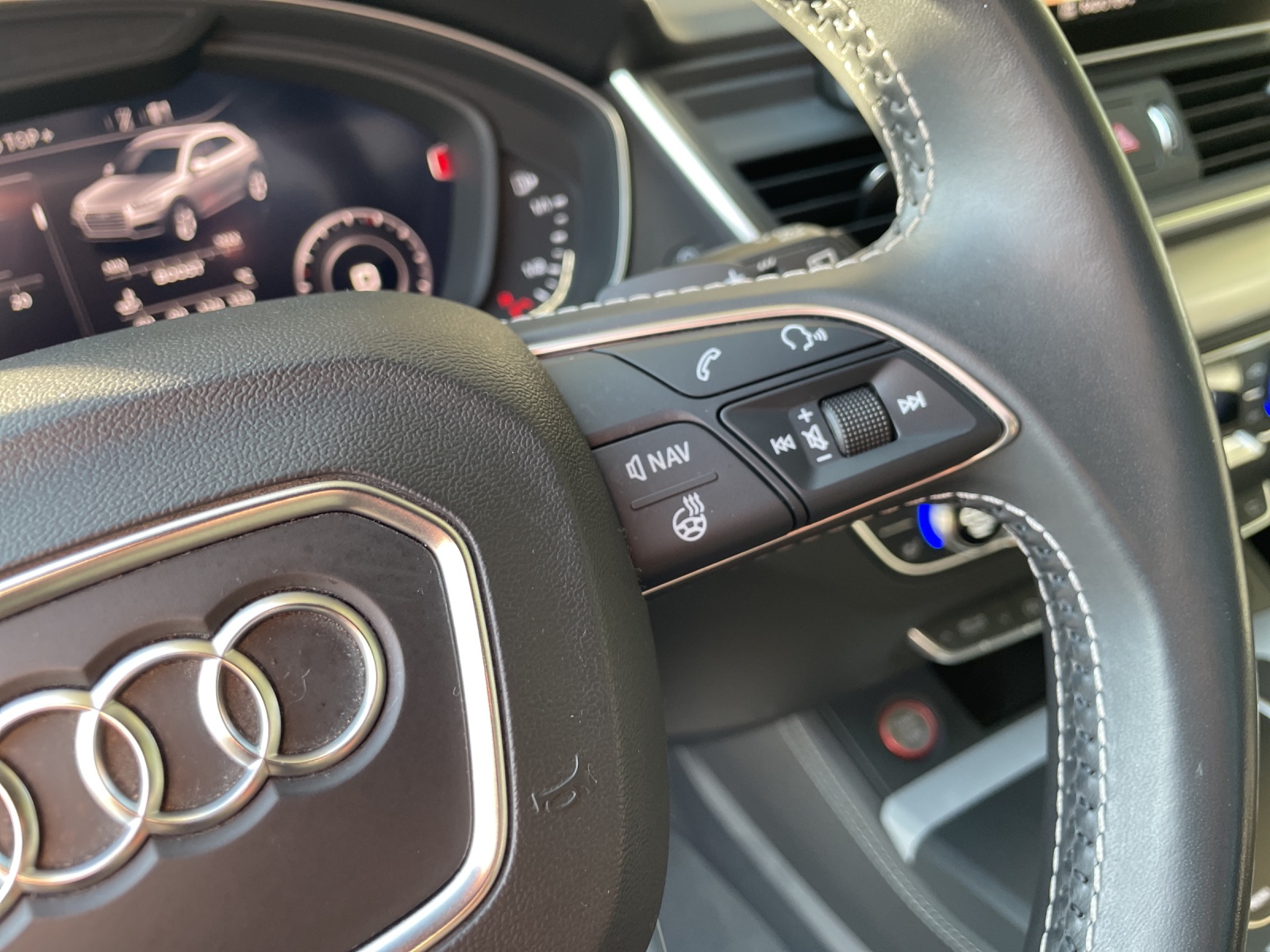 AUDI SQ5 3.0 TFSI quattro S-tronic-image-16