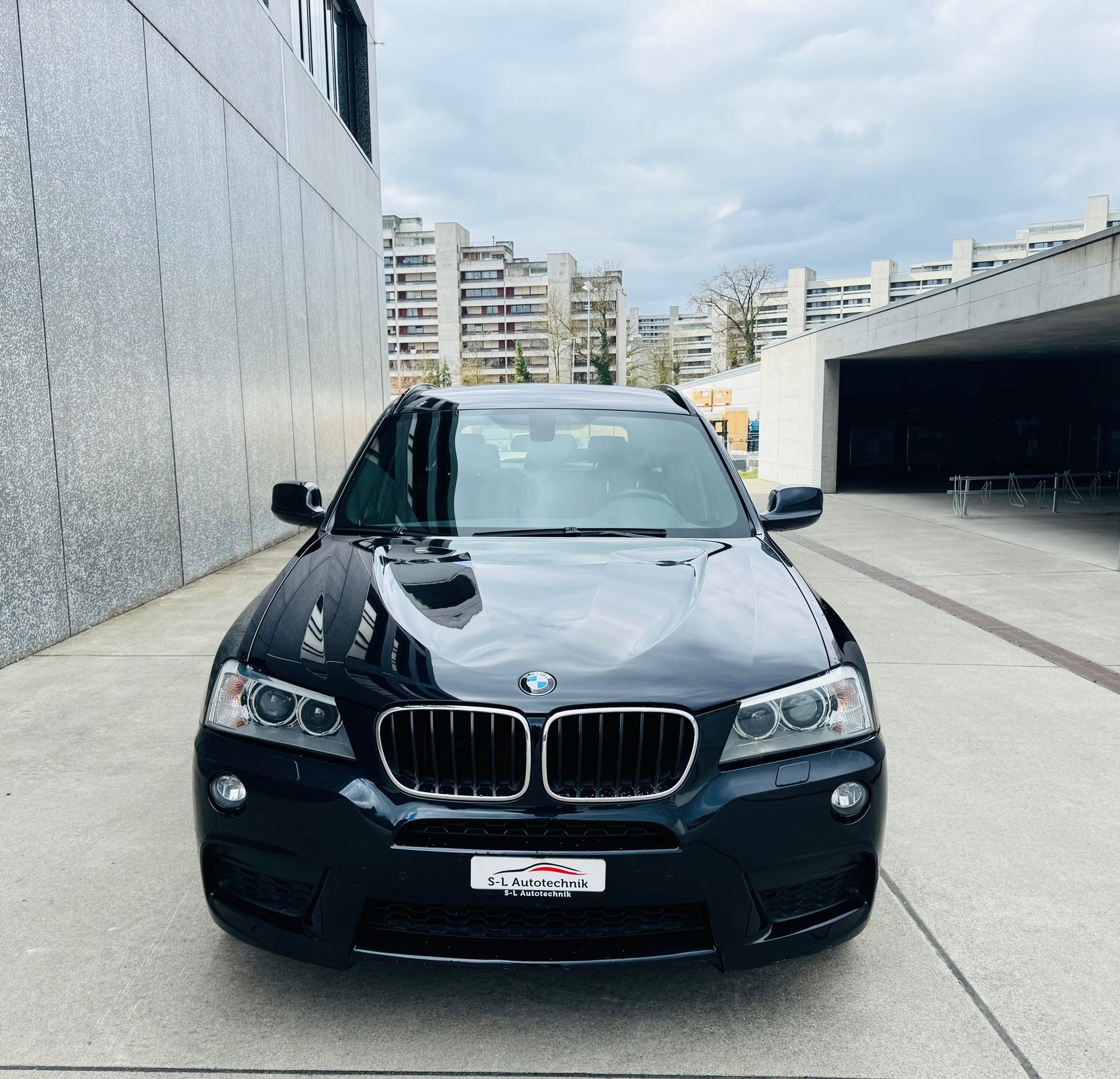 BMW X3 xDrive 20d Steptronic-showroom-element-1