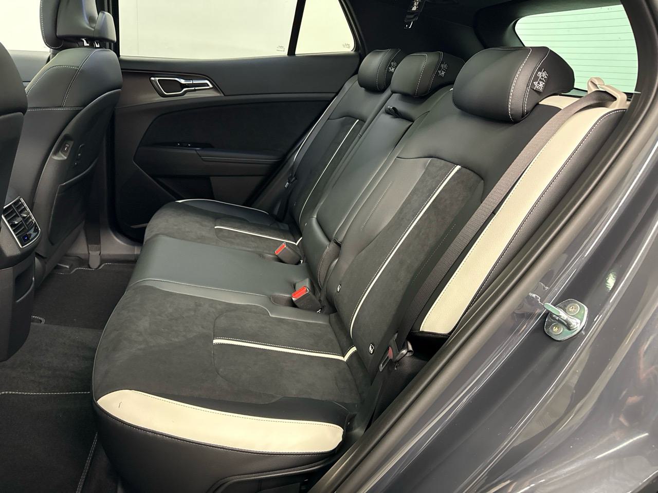 KIA Sportage 1.6T-GDi PHEV GT-Line-image-11
