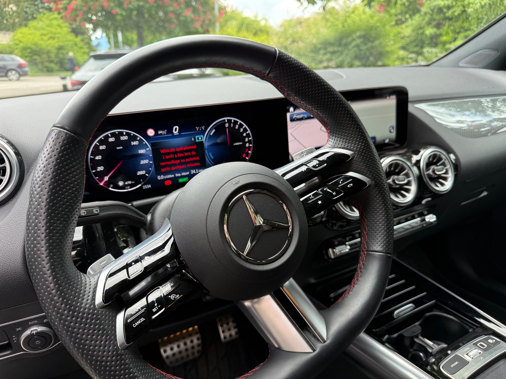MERCEDES-BENZ GLA 250 e EQ Star 8G-DCT-image-14