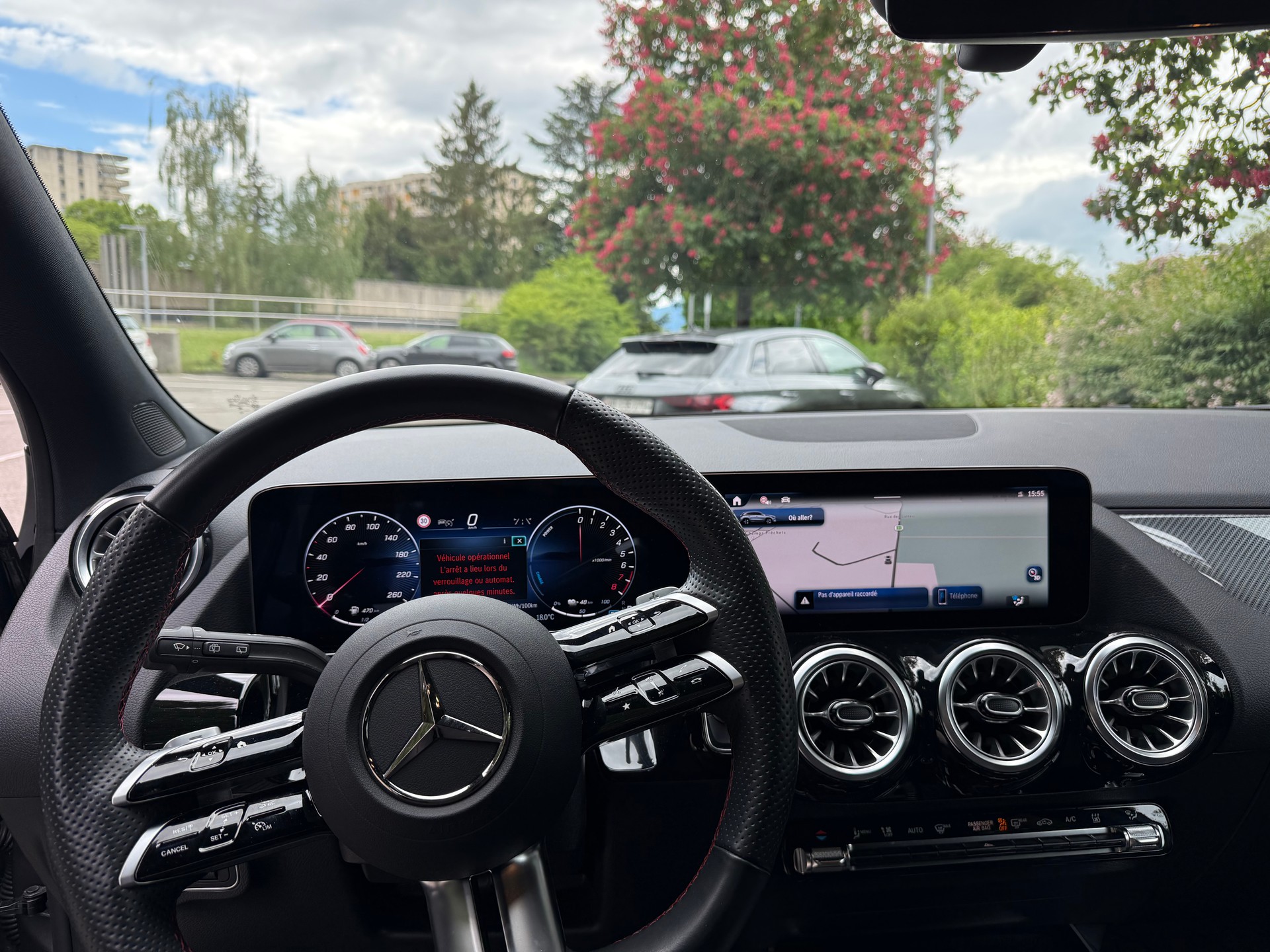 MERCEDES-BENZ GLA 250 e EQ Star 8G-DCT-image-16
