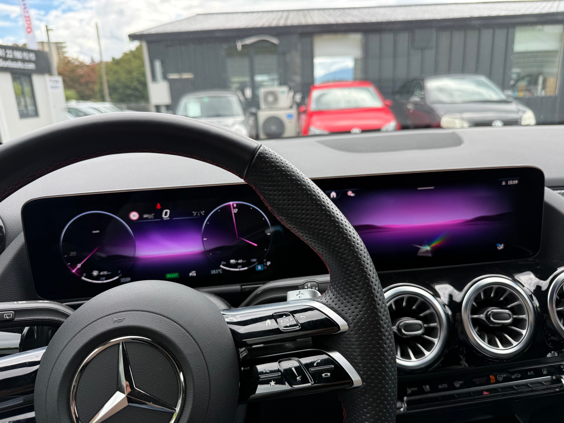 MERCEDES-BENZ GLA 250 e EQ Star 8G-DCT-image-7