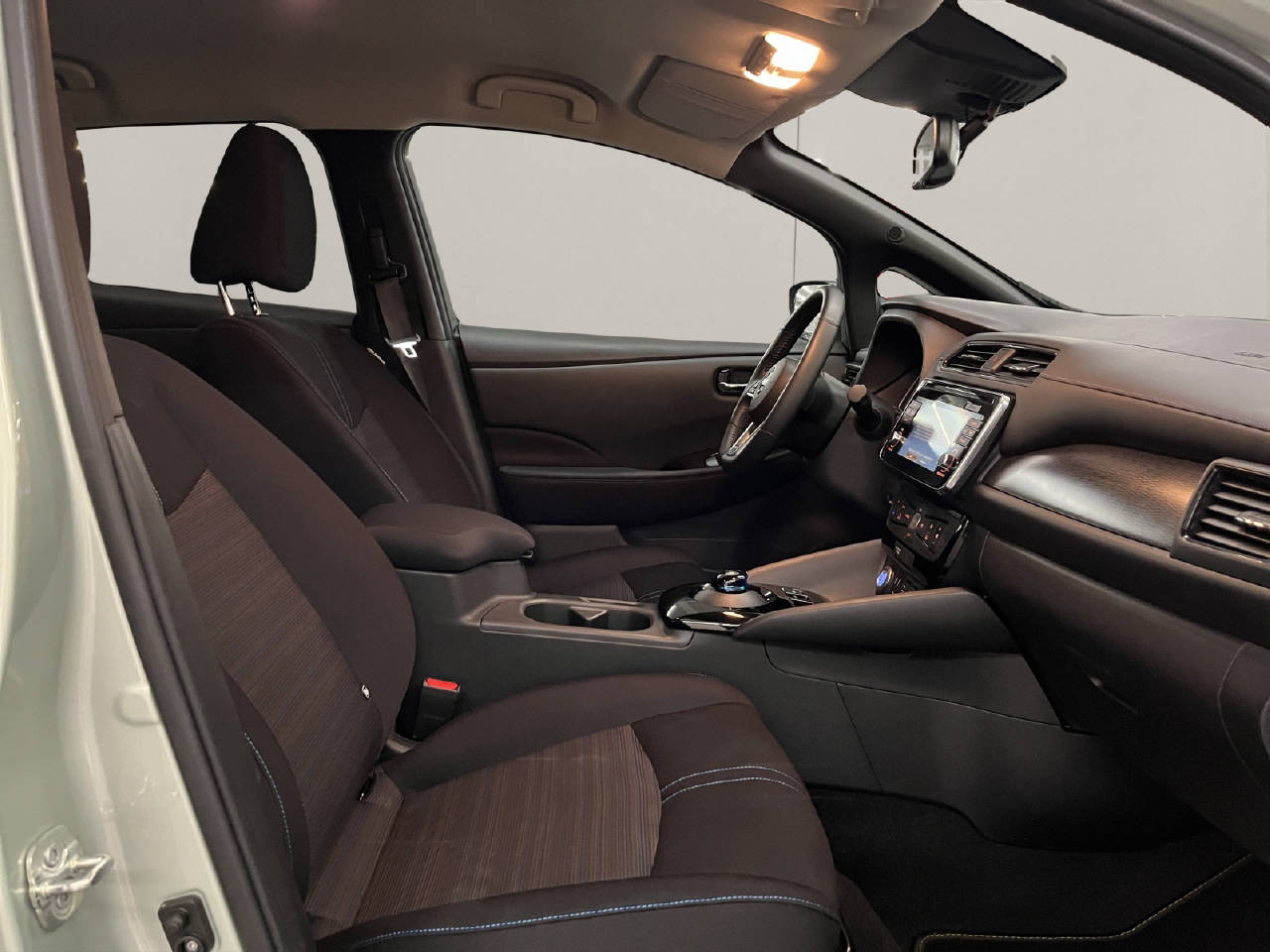 NISSAN Leaf N-Connecta-image-13