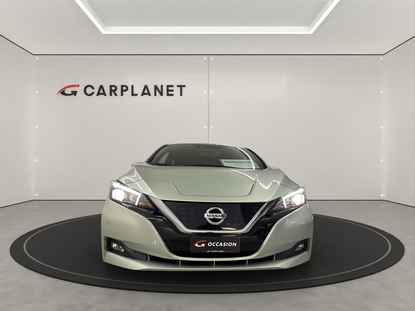 NISSAN Leaf N-Connecta-showroom-element-1