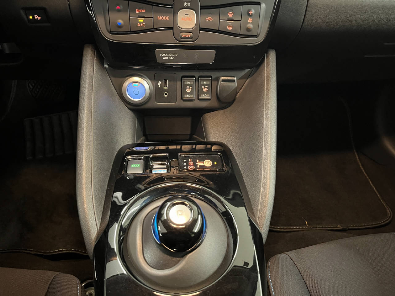 NISSAN Leaf N-Connecta-image-10