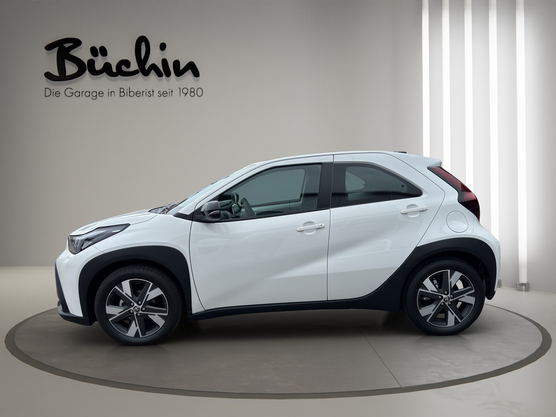 TOYOTA Aygo X 1.5 VVT-i HSD Trend e-CVT-showroom-element-3