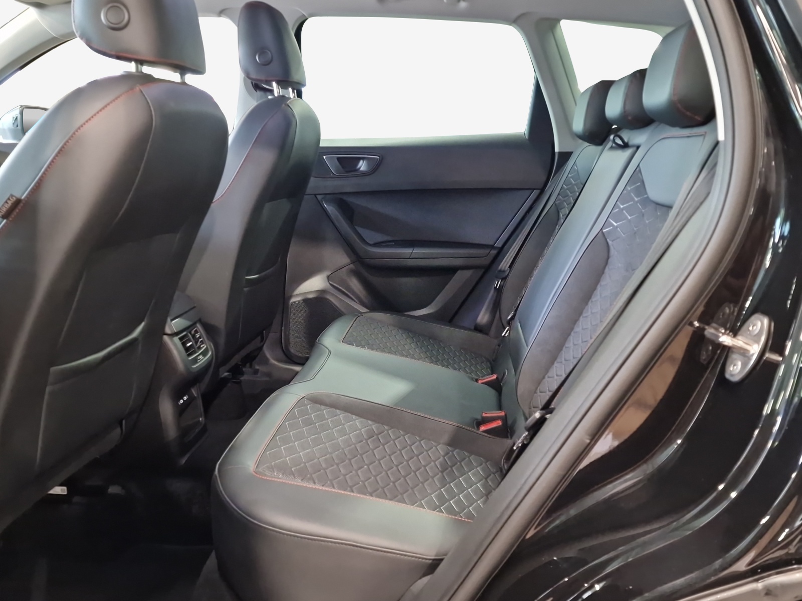 SEAT Ateca 1.5 TSI EVO DSG FR-image-8