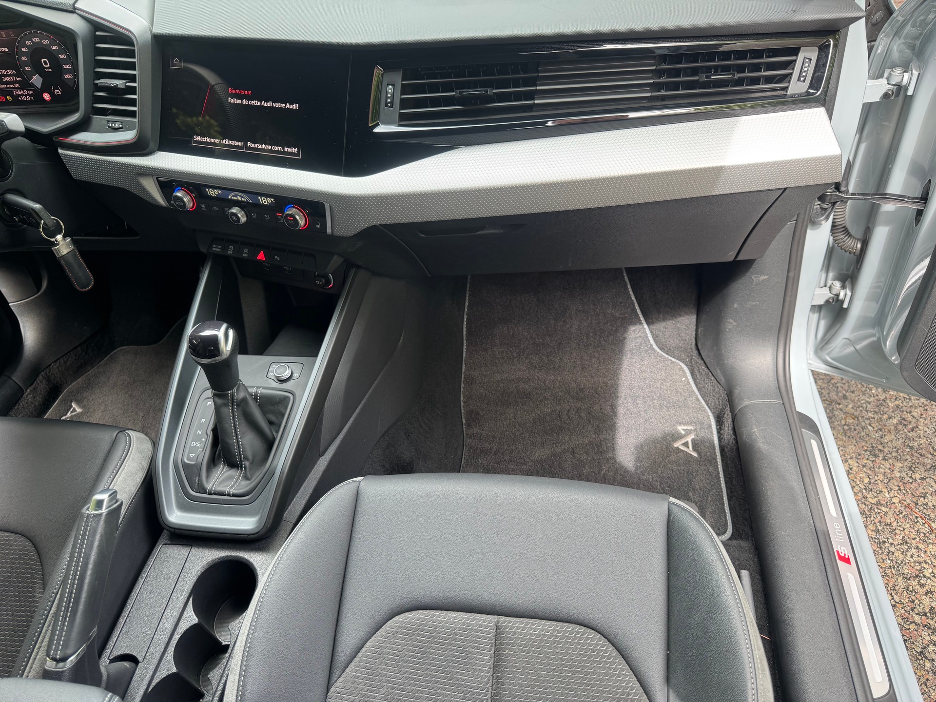 AUDI A1 Sportback 30 TFSI S Line S-tronic-image-14