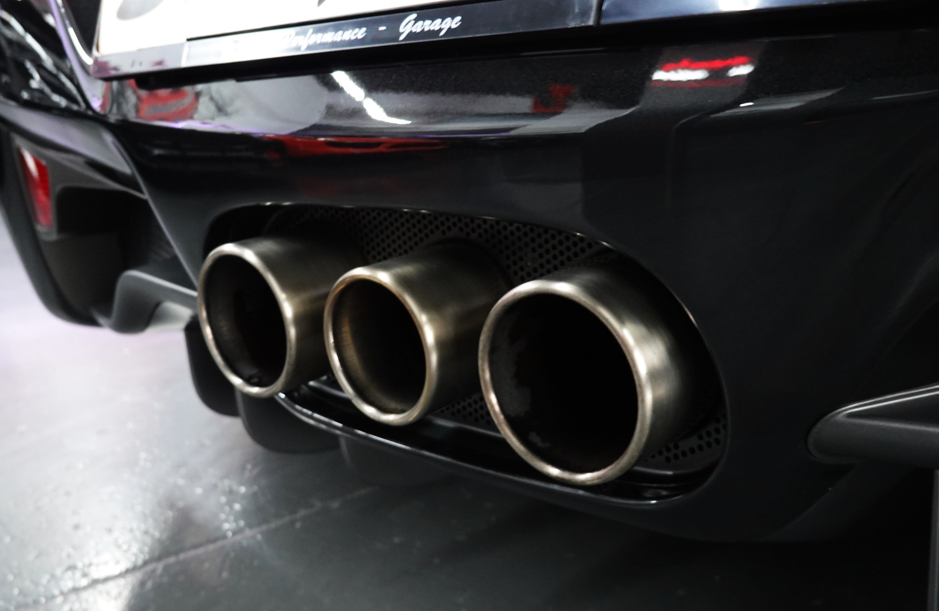 FERRARI 458 ITALIA 4.5 V8 SAUGER // FERRARI SERVICE // CH-FAHRZEUG // GELBE NÄHTE-image-29
