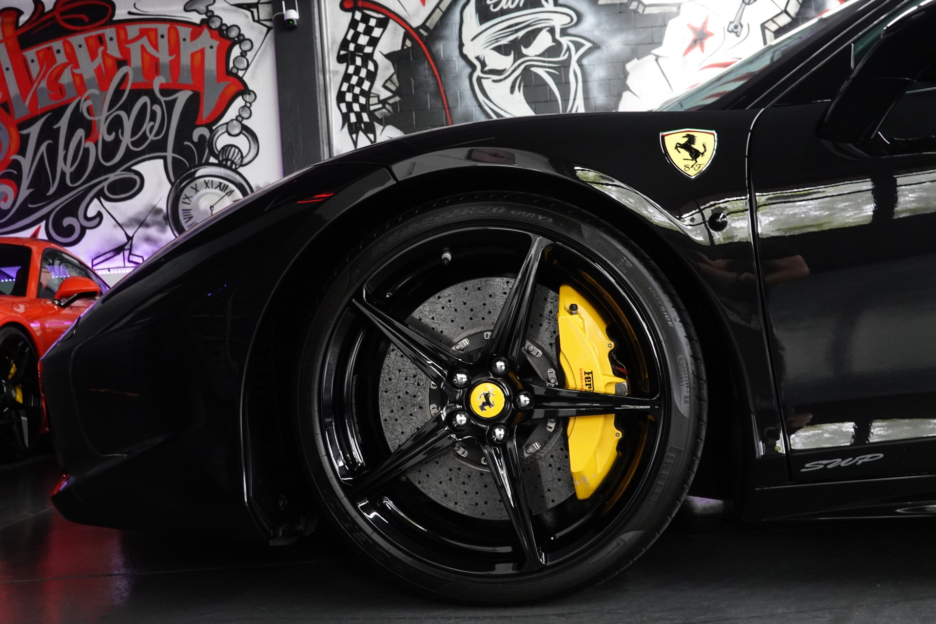FERRARI 458 ITALIA 4.5 V8 SAUGER // FERRARI SERVICE // CH-FAHRZEUG // GELBE NÄHTE-image-10