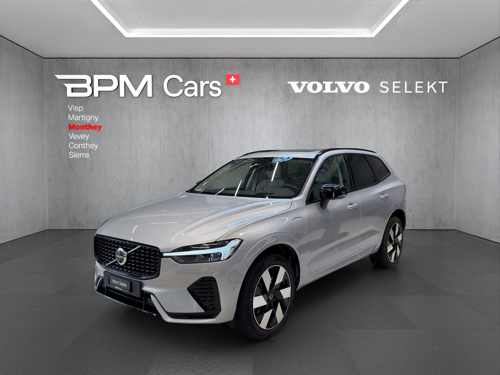 Photo VOLVO XC60 XC60 T6 eAWD PluginHybrid Ultra Dark Geartronic