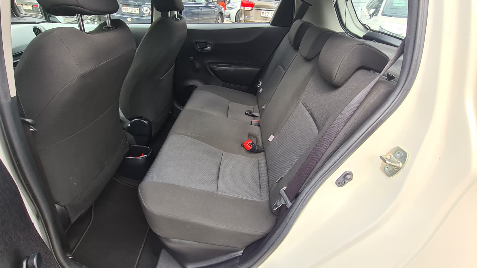 TOYOTA Yaris 1.5 VVT-i Hybrid Luna CVT ** RF-Kamera ** Klimaautomat ** Airbag ** LTZ MFK 07.11.2025 & Service **-image-13
